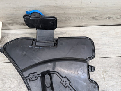 OEM BMW G12 G30 540 M550 750 M760 Windshield Wiper Washer Reservoir Tank Pump