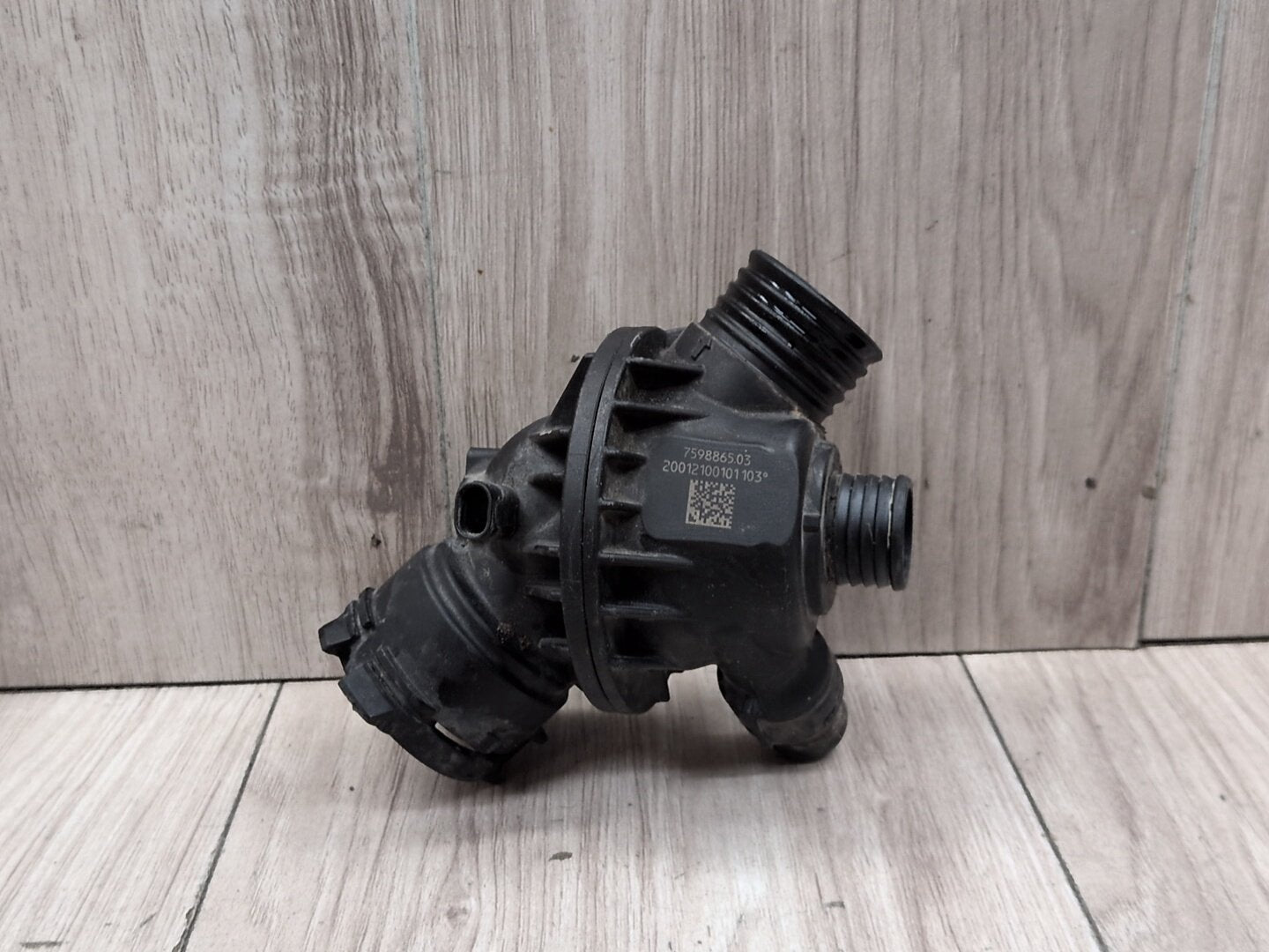 OEM BMW F15 F16 F23 F30 F32 F33 F36 Engine N55 Water Coolant Thermostat Housing