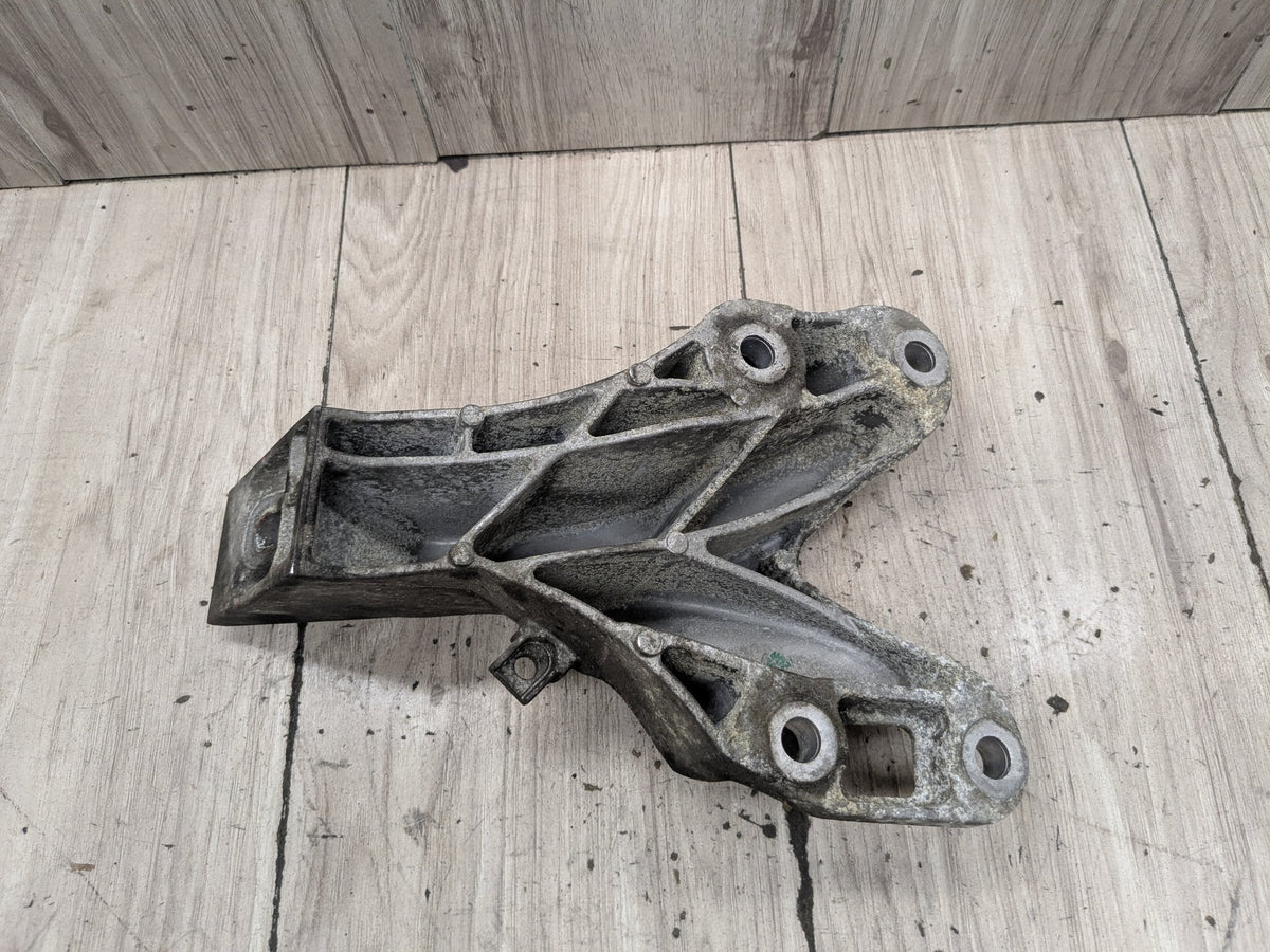 2017 BMW F16 X6 Left Driver Engine Bracket Support Mount 6882033