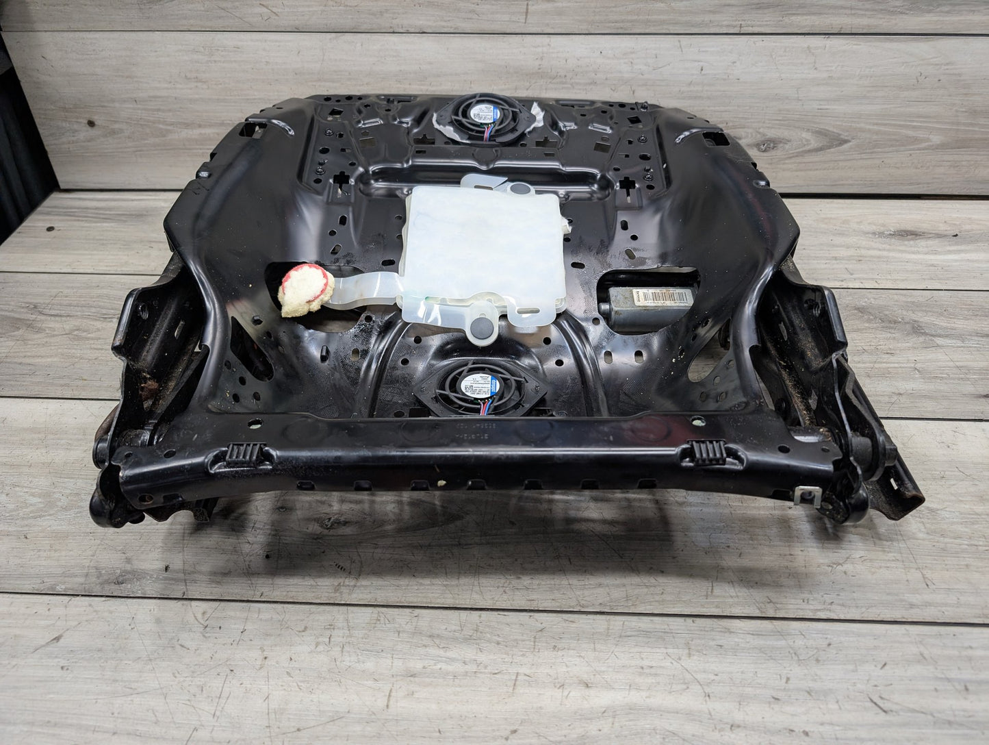 2008 - 2017 Audi S5 8T Front Right Passenger Seat Lower Track Frame Assembly 8T0881106
