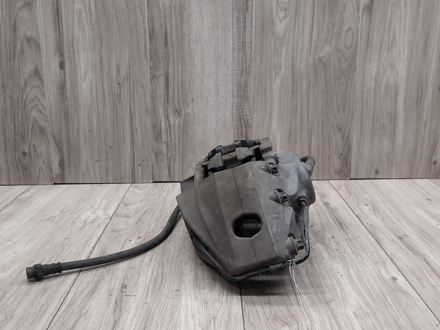 2019 - 2026 BMW X5 G05 Front Left Driver Brake Caliper 6877713 N63B44M3