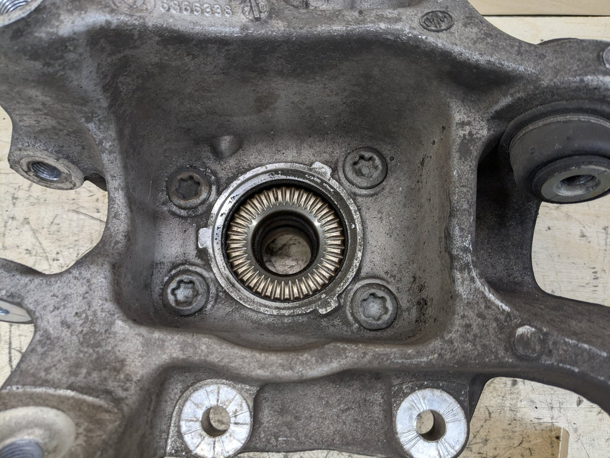 2018-2023 BMW M550i G30 Rear Left Driver Spindle Knuckle w/ Bearing 6865338 OEM