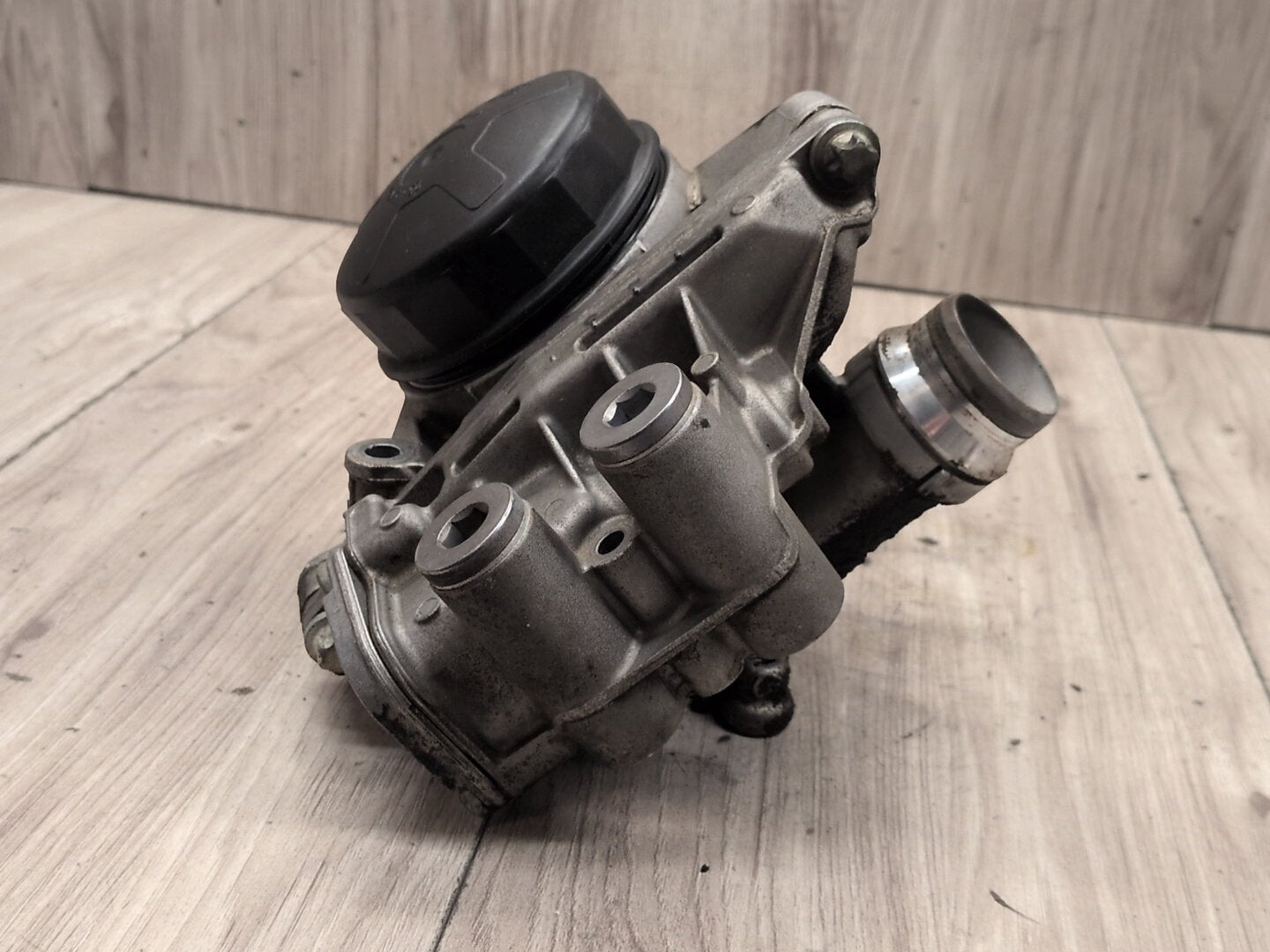 10-17 OEM BMW F01 F07 F10 F12 F25 X3 X4 N55 Engine Oil Filter Housing COOLER