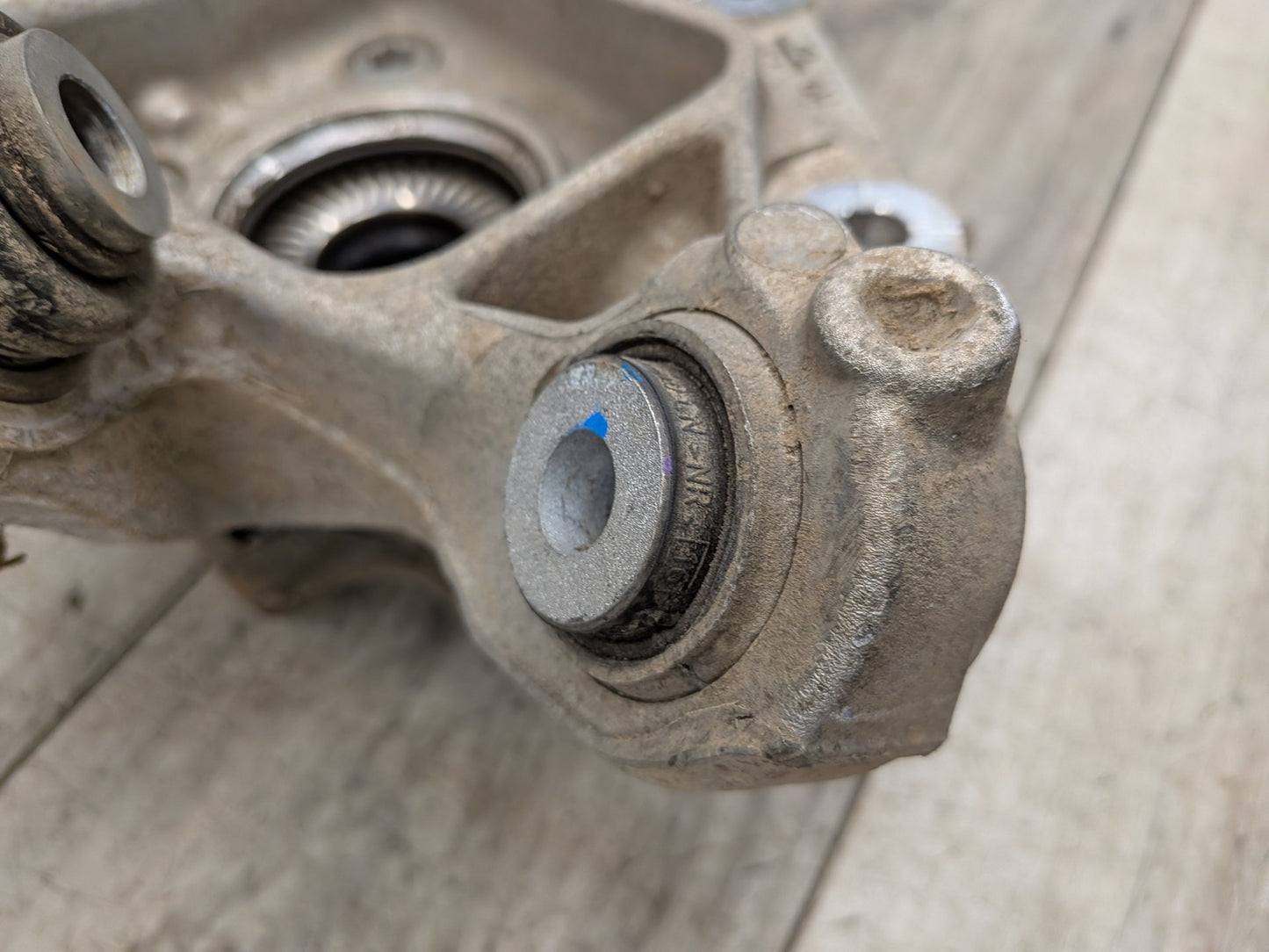 OEM BMW G01 X3 30i 30iX M40iX REAR Left Driver Knuckle Wheel Hub Spindle Bearing