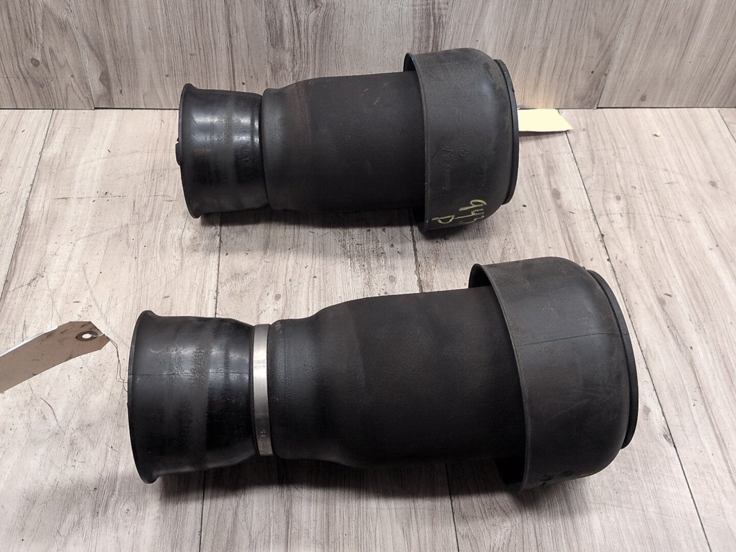 2014 - 2018 BMW X5 F85 Rear Left Right Air Suspension Pneumatic Air Bag Springs SET 7850225 S63B44T2