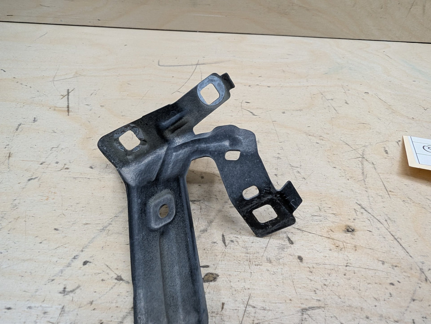 15-20 OEM BMW F80 F82 F83 M3 M4 Left Driver Fender Bracket Mount Carrier SET