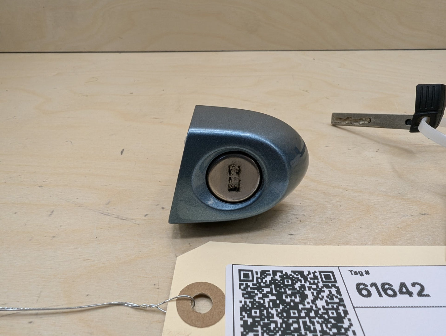 2007-2013 BMW 335i E93 Front Left Driver Key Lock Mechanism w/ Key 7187853