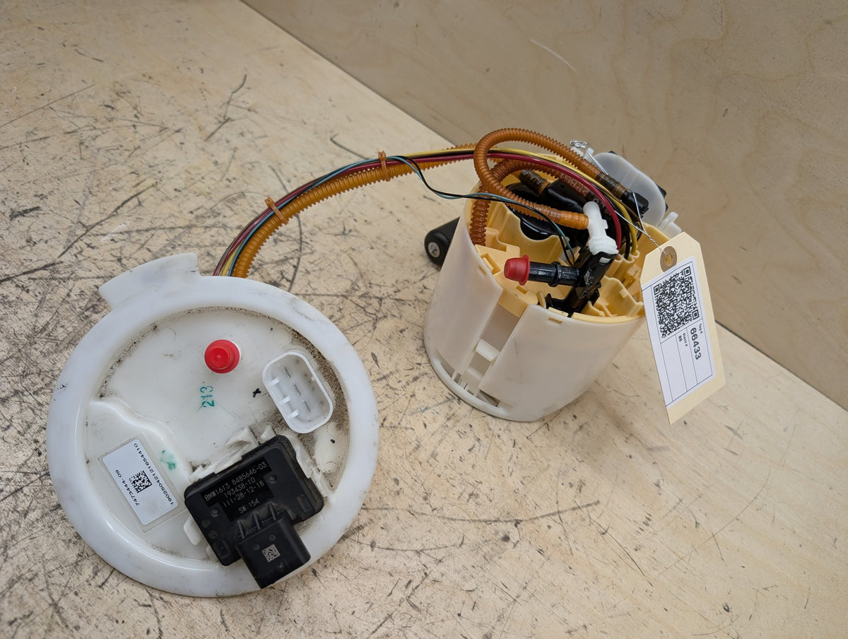 OEM BMW G20 G22 G23 G26 G42 330 M340 430 M440 Gas Tank Mounted Sending Fuel Pump