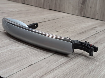 2016-2019 BMW 740Li G12 Right Passenger Door Handle w/ Comfort Access 7411034