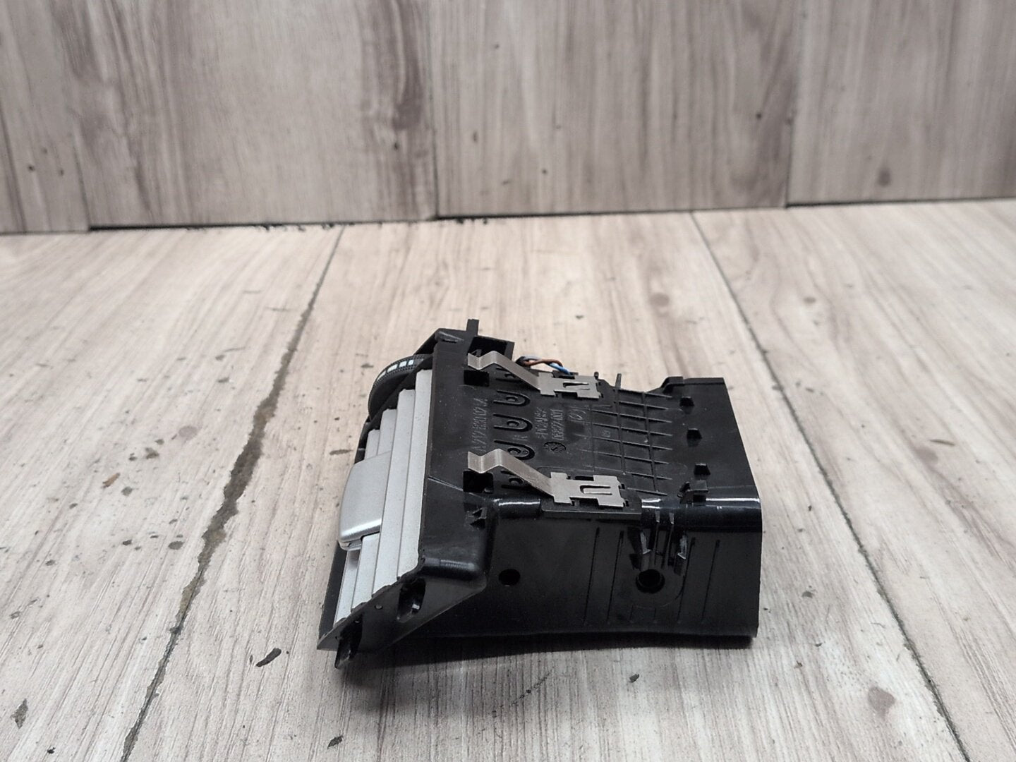 2009-2012 Mercedes-Benz E550 W212 Dashboard Dash Board Right Passenger Air Vent A2128300254 OEM