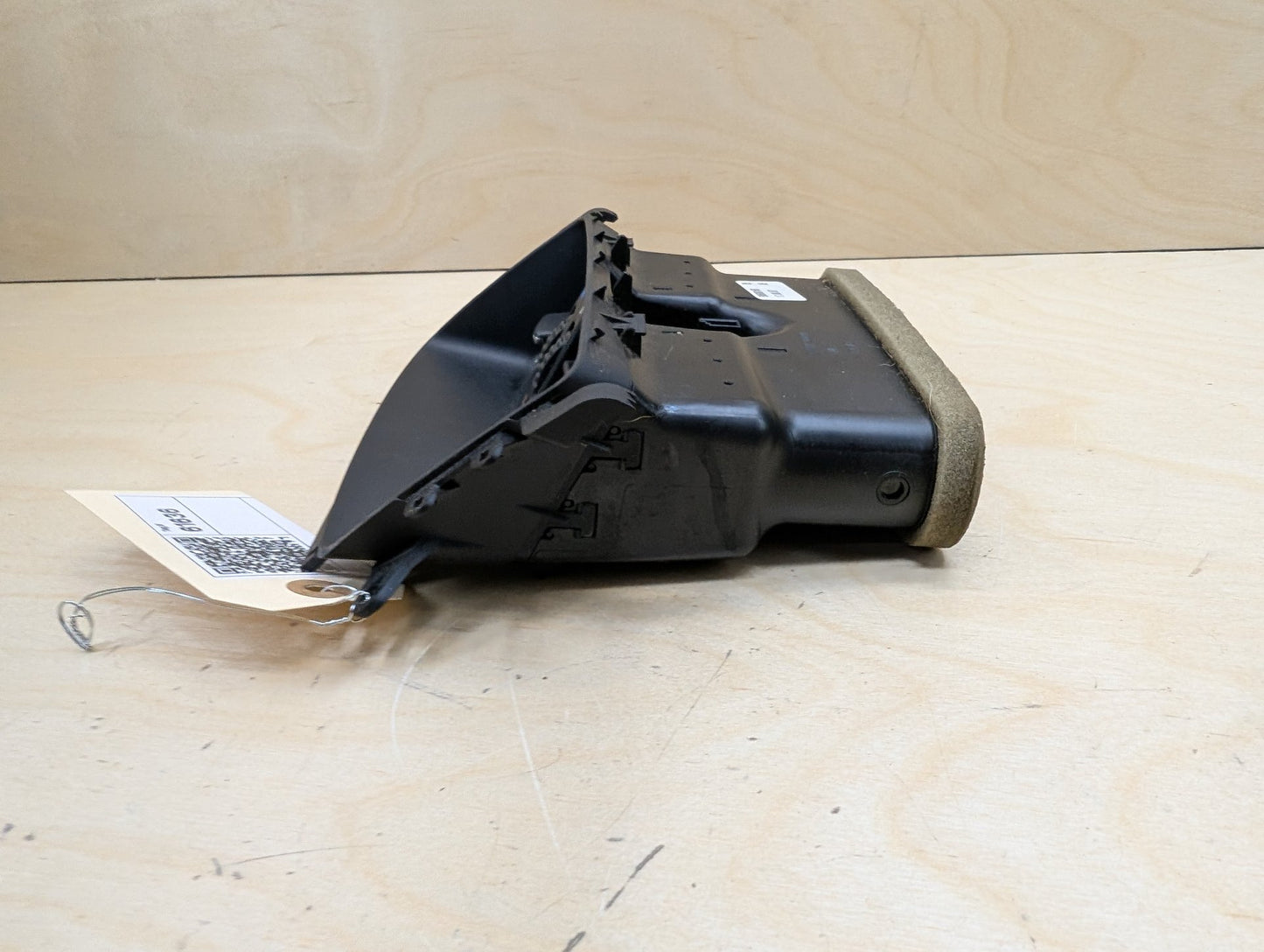 07-13 OEM BMW E92 328 335 Coupe Interior Central Console Rear Vent