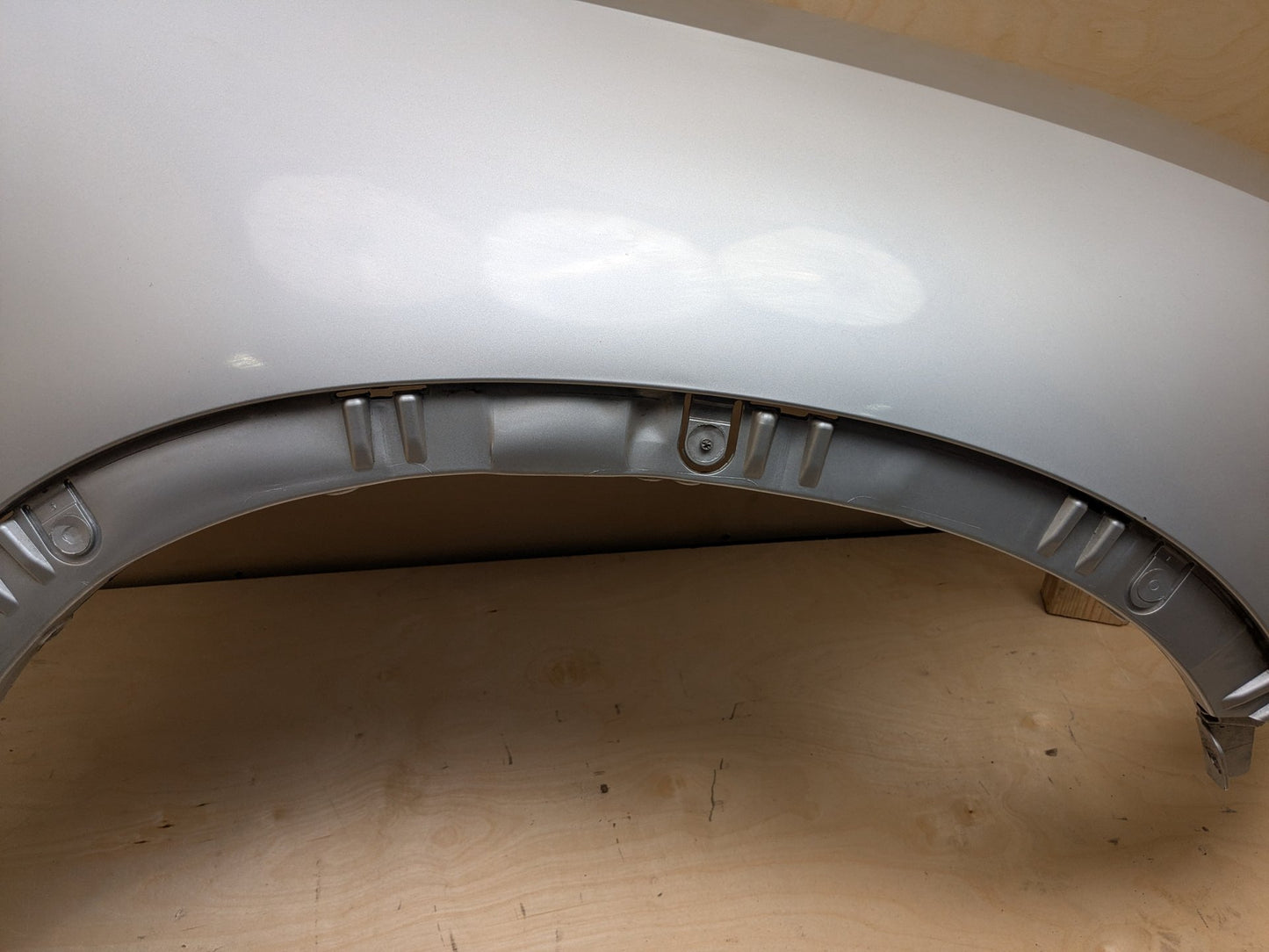 11-13 BMW X5 E70 Front Right Passenger Fender Panel w/ bracket Silver 354
