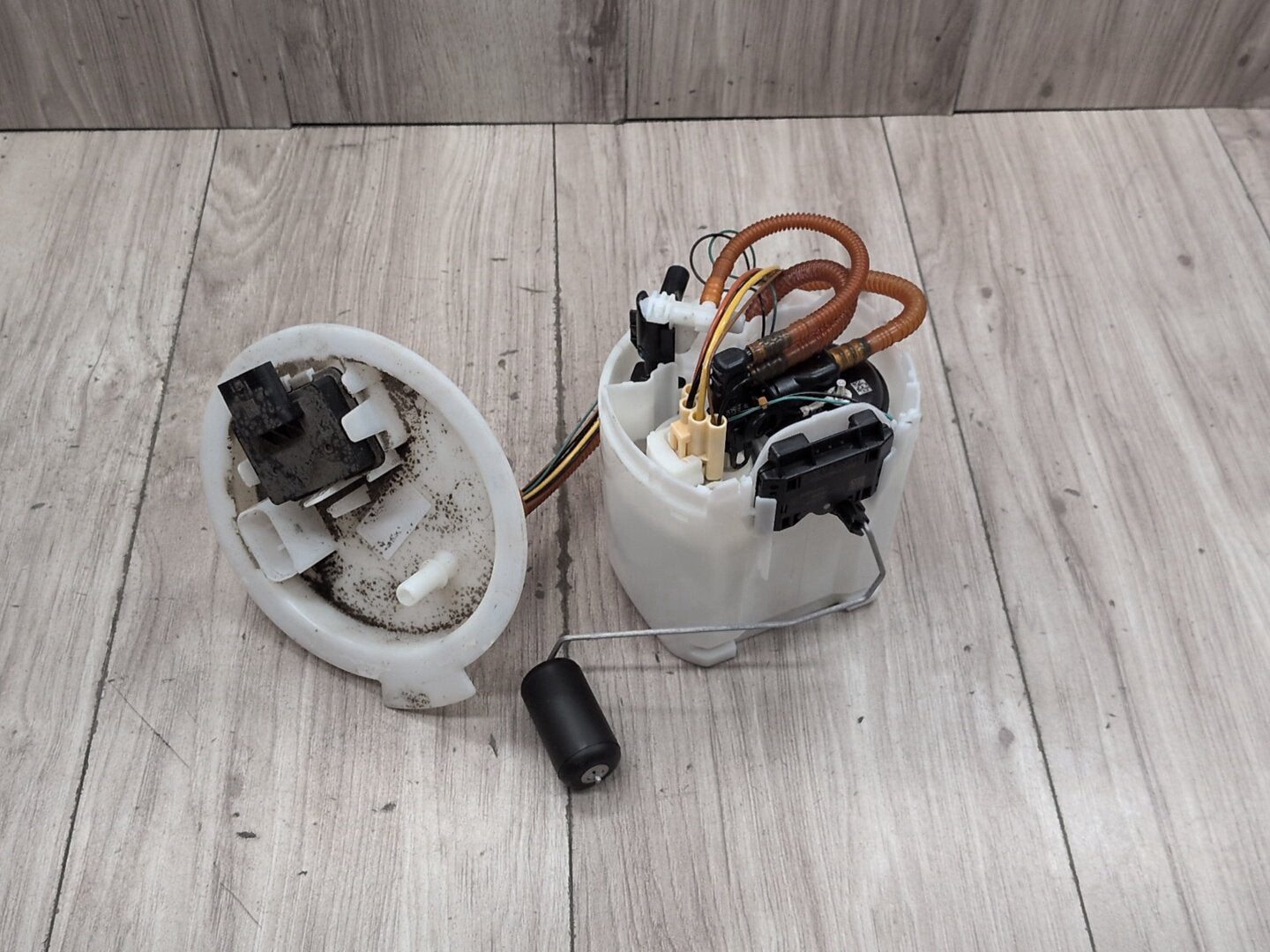 2019 - 2026 BMW X5 G05 Fuel Gas Tank Sending Unit Assembly 9468619 N63B44M3