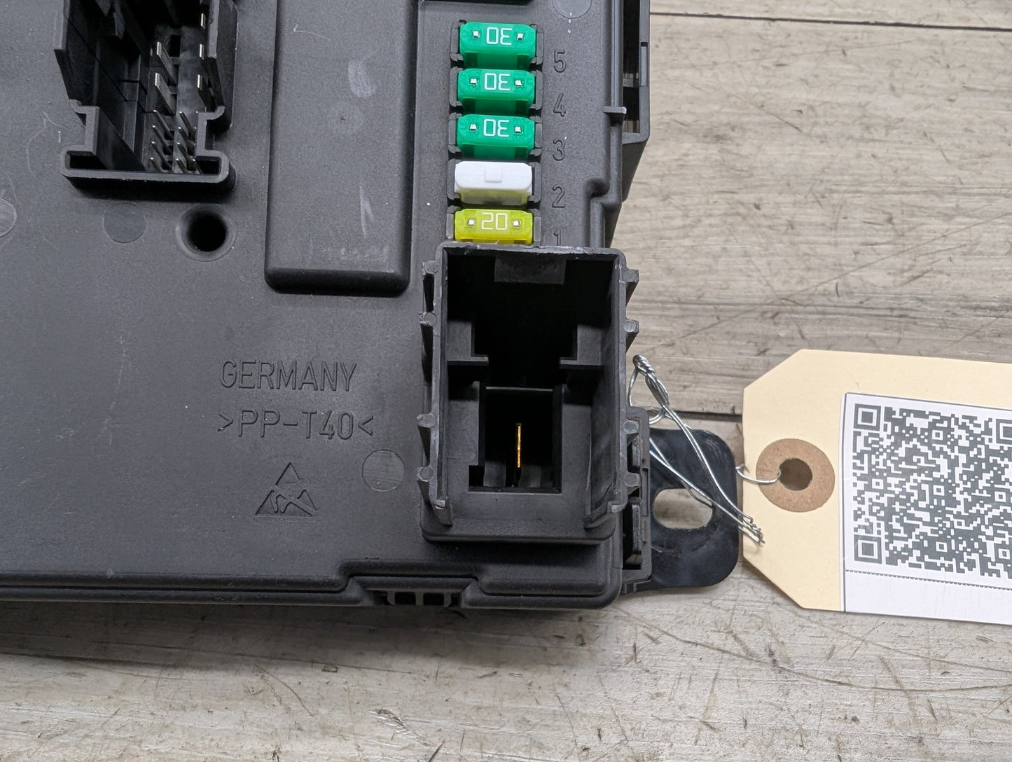 12-18 OEM BMW F30 F32 F82 REM Rear Body Control Unit Electronic Module BCM Box
