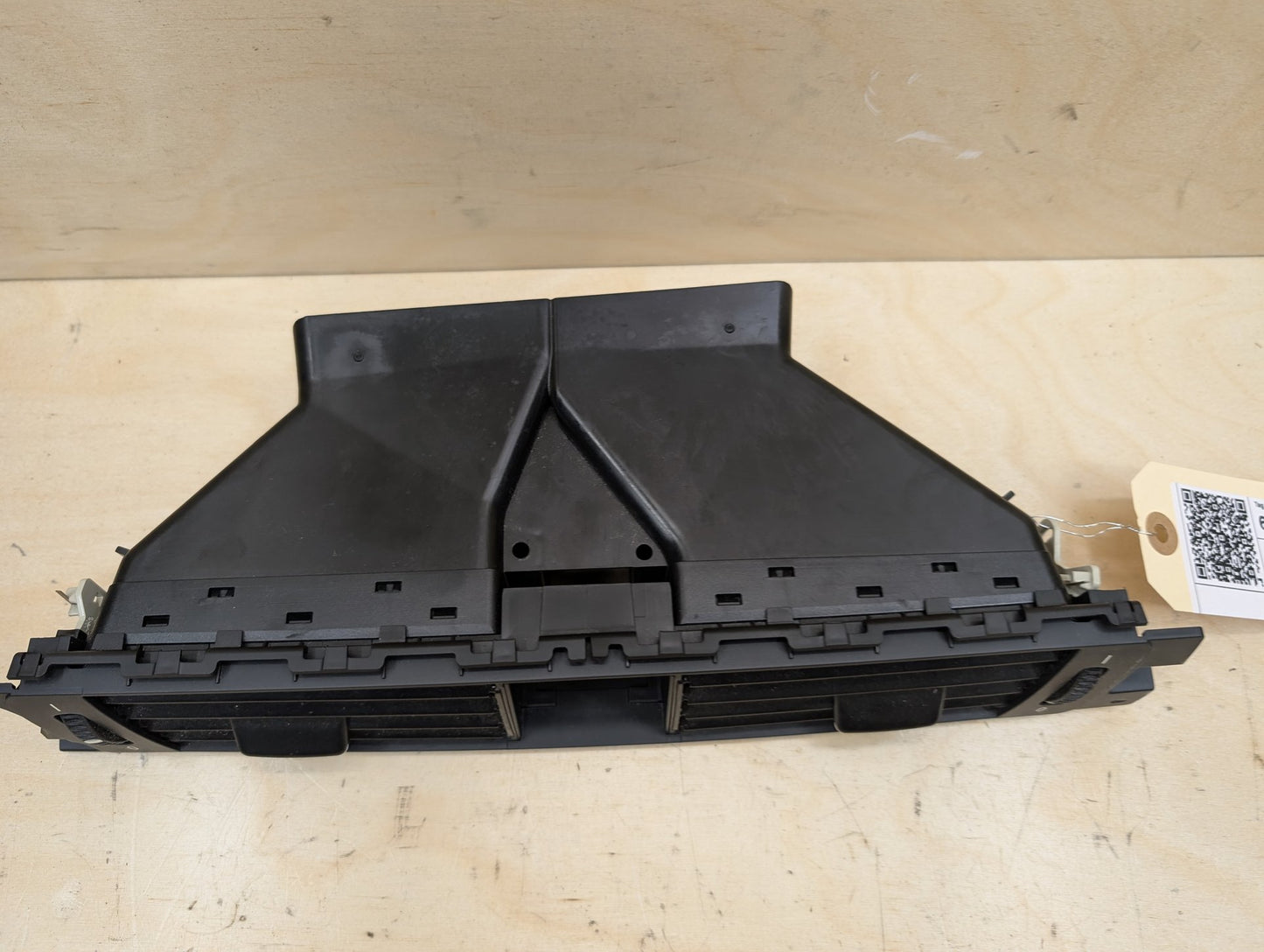 06-13 OEM BMW E90 E91 E92 E93 M3 Dashboard Center AC Air Vent Grille Trim