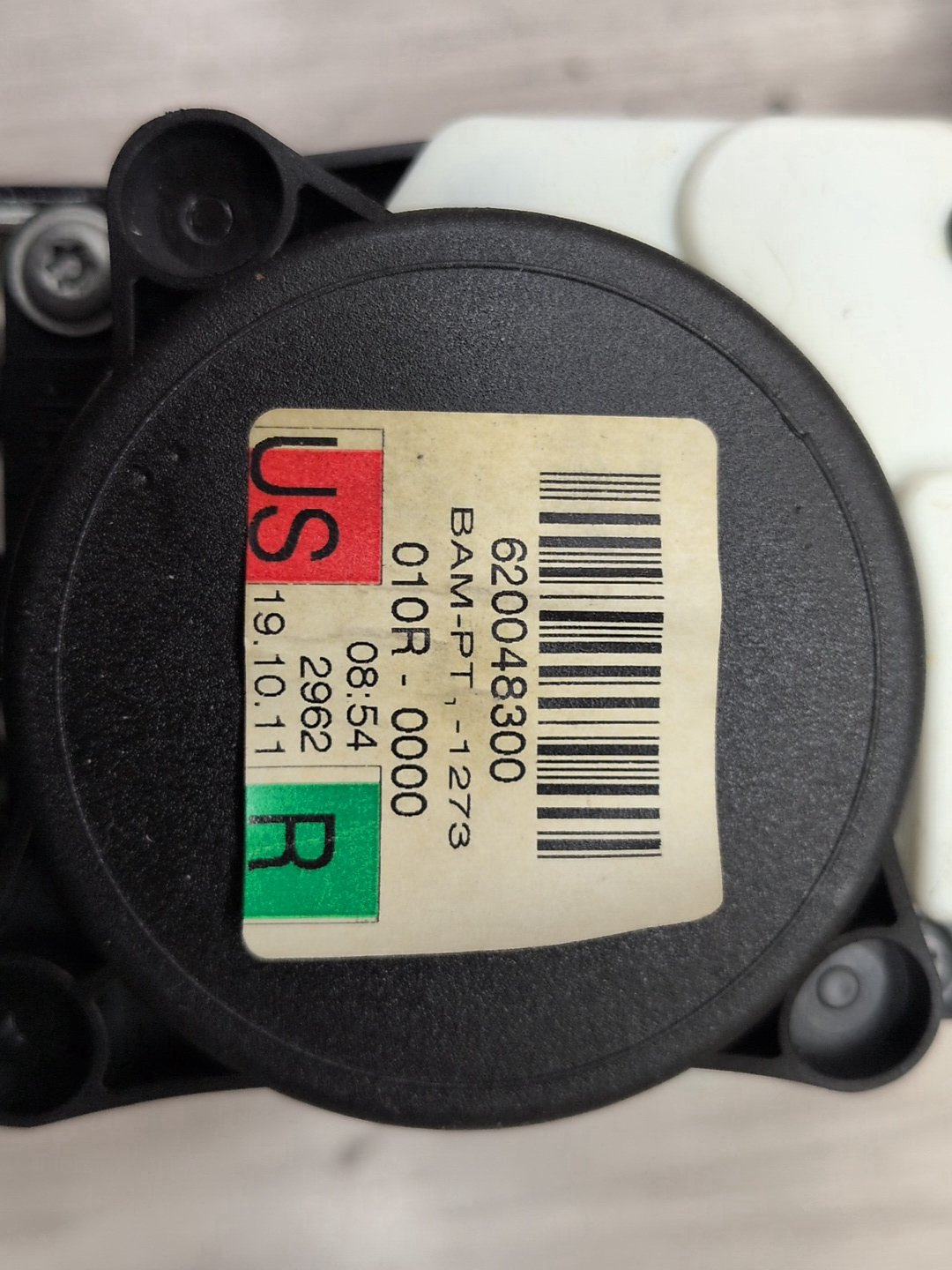 2009-2012 Mercedes-Benz E550 W212 Front Right Passenger Seatbelt Seat Belt Retractor A2128608885 OEM