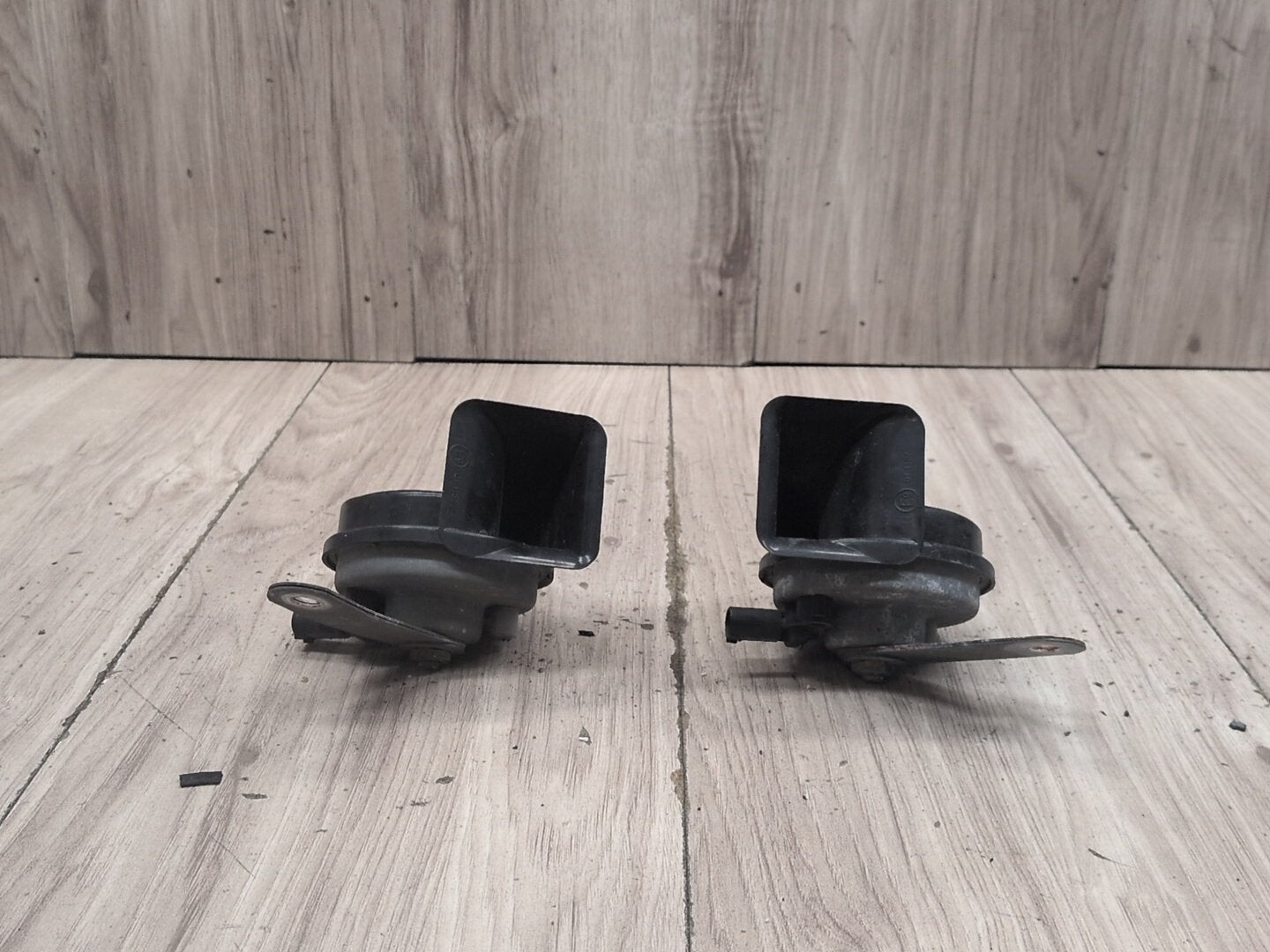 2004-2010 BMW M6 E64 Alarm Horns SET 7839346 OEM