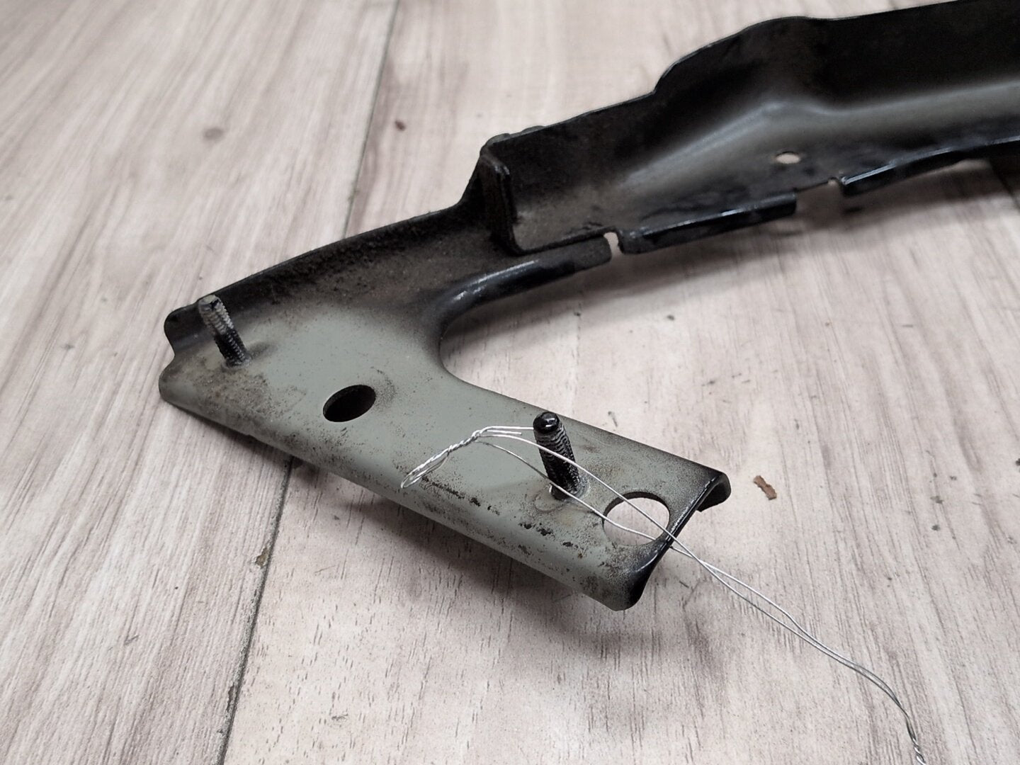 2008 - 2017 Audi S5 8T Front Left Driver Fender Brackets SET