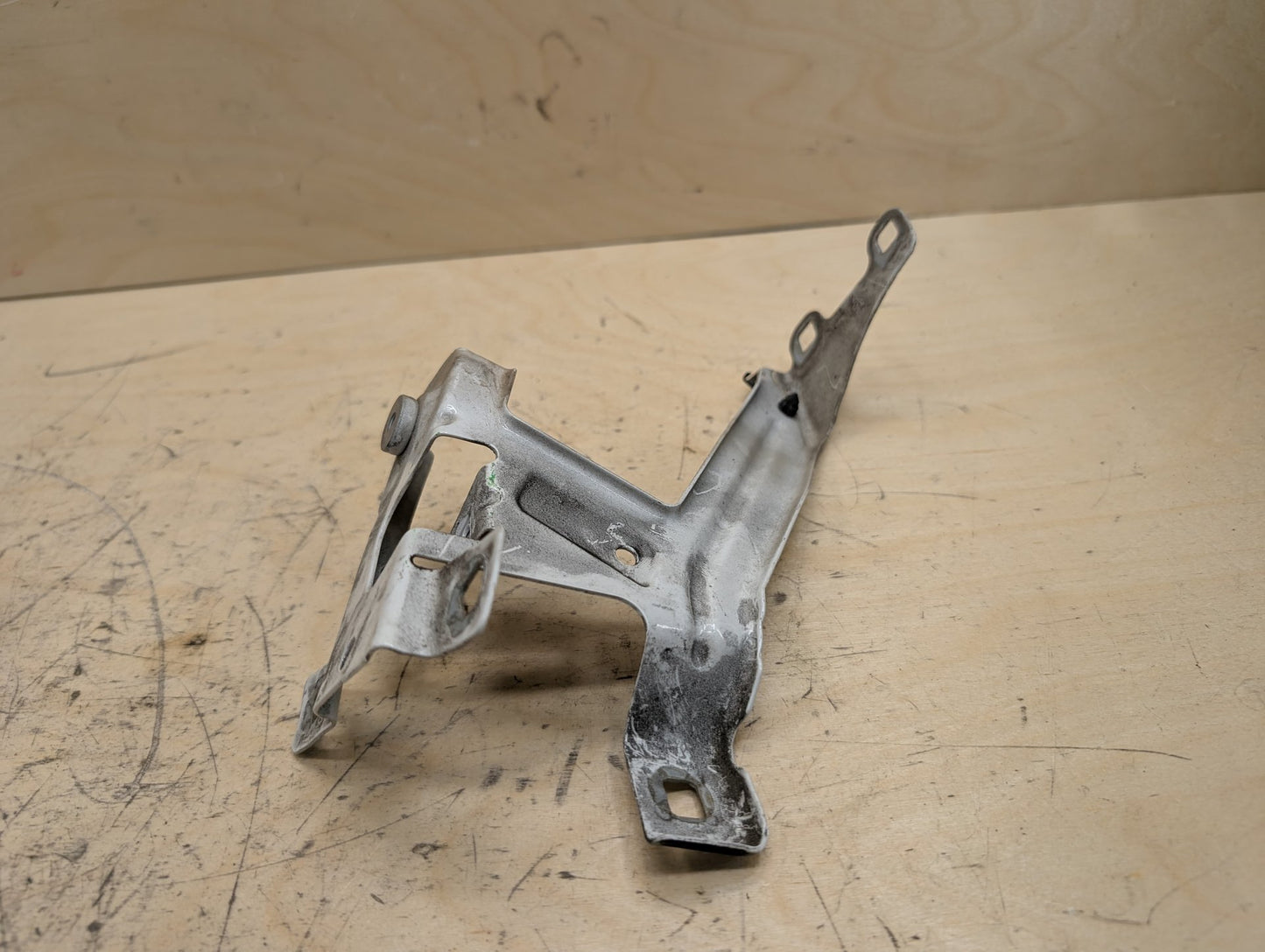 2016-2022 BMW 750i G12 Front Left Driver Fender Brackets SET 7347425