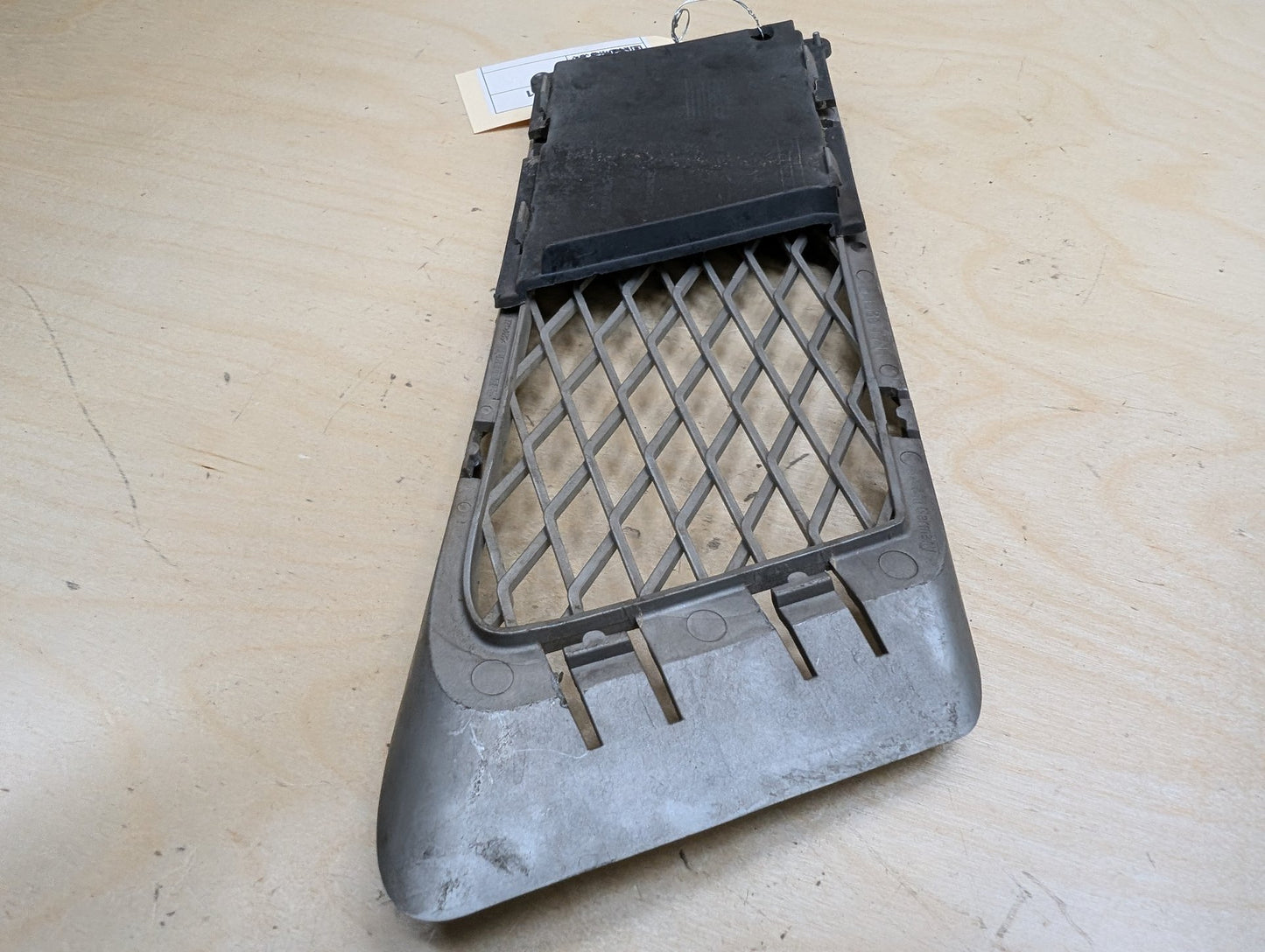 2007-2013 BMW 335i E93 Front Left Driver Bumper Cover Grille 7154721