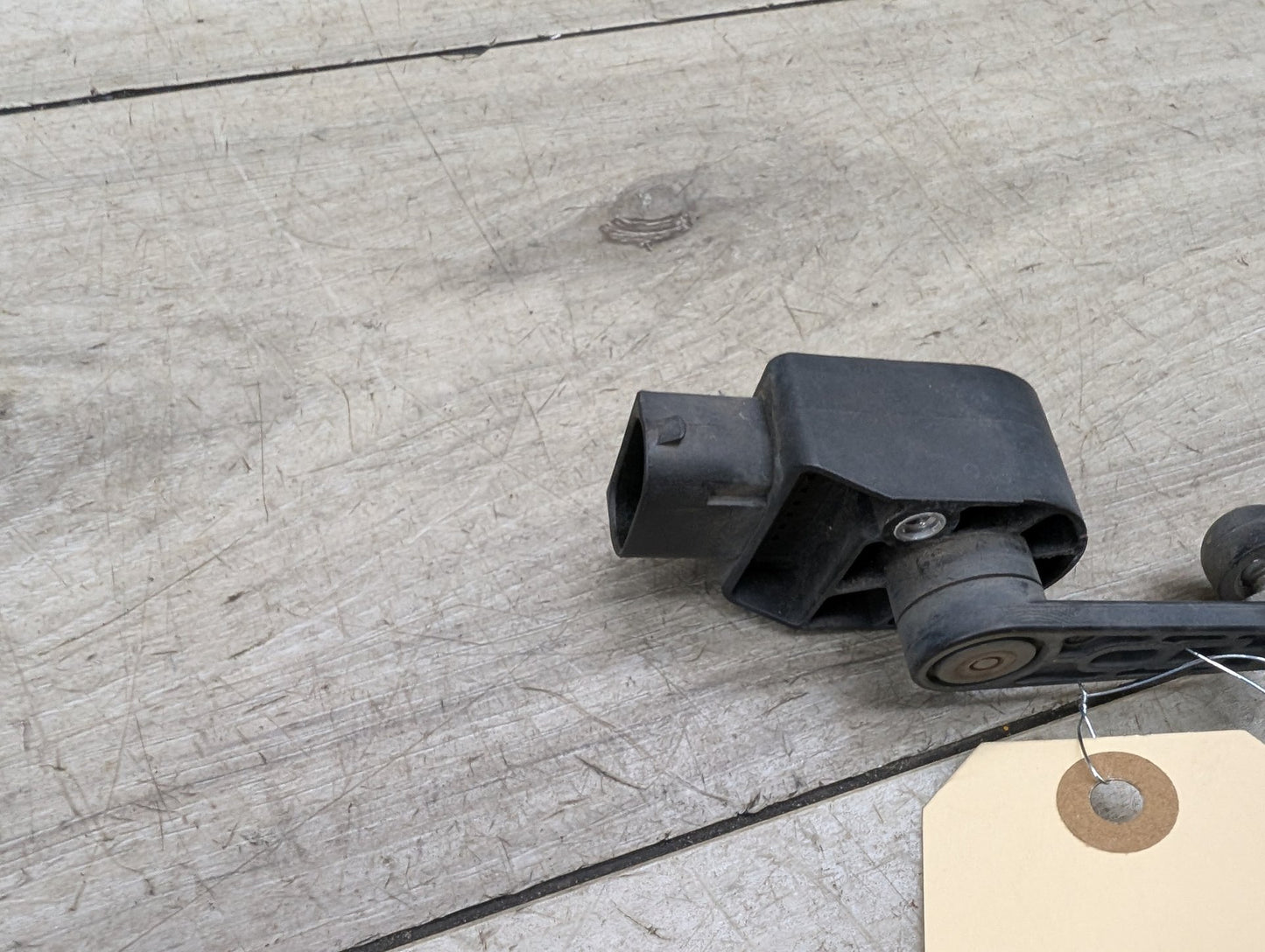 2017-2023 BMW 530i G30 Suspension Height Level Sensor 2959574