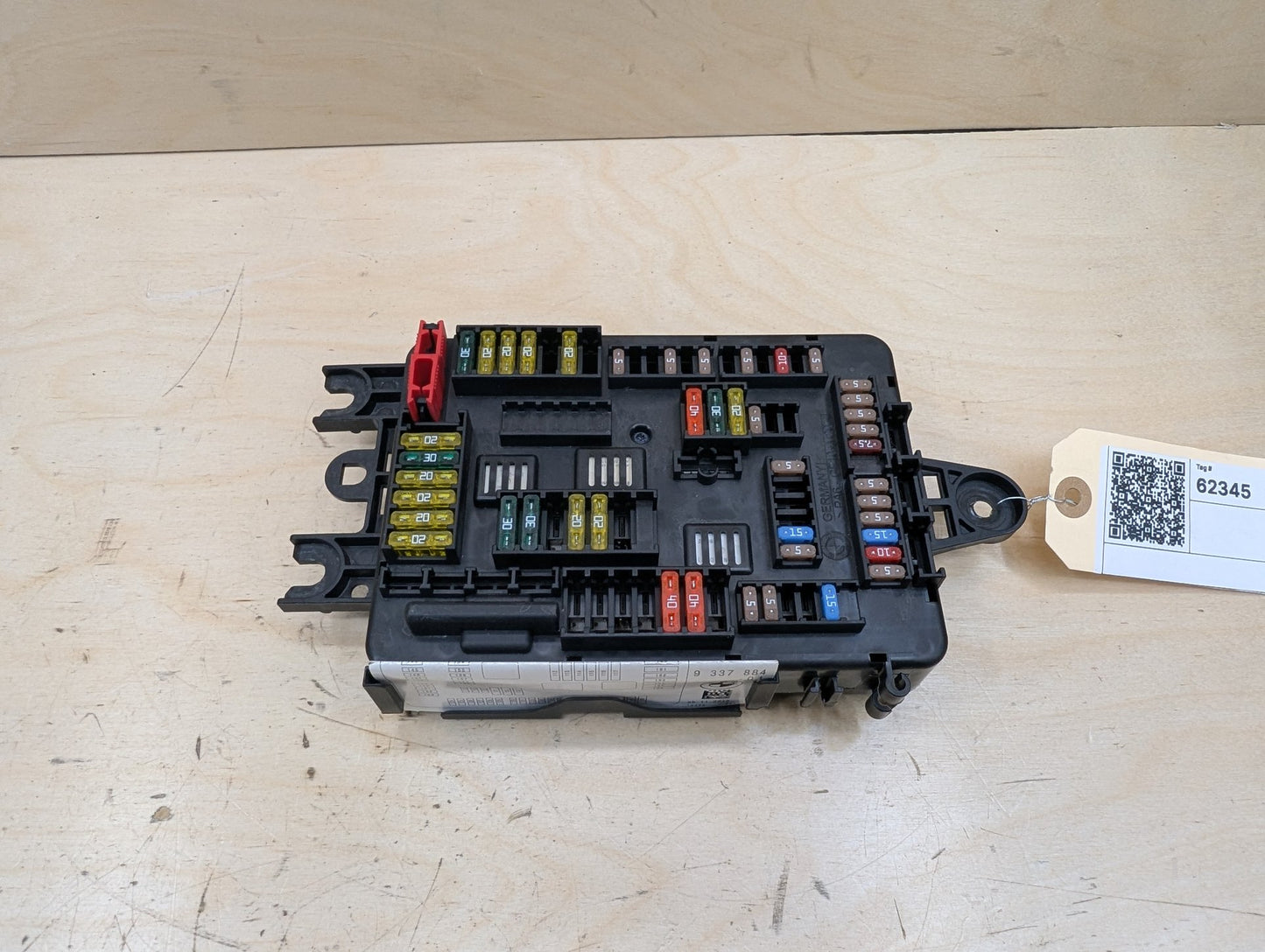 2012-2018 BMW 335i F30 Rear Power Distribution Fuse Box 9337882