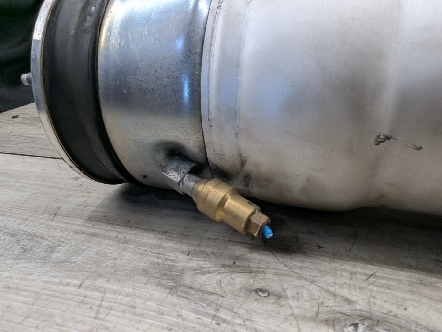 13-15 LCI OEM BMW 750i F01 Rear Right Passenger Air Strut Shock Absorber 6858814