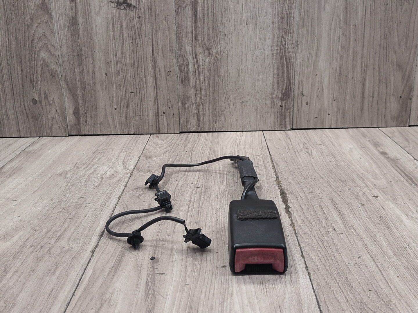 2015-2018 Audi Q3 8U Front Left Driver Seatbelt Seat Belt Buckle 8R0857755M
