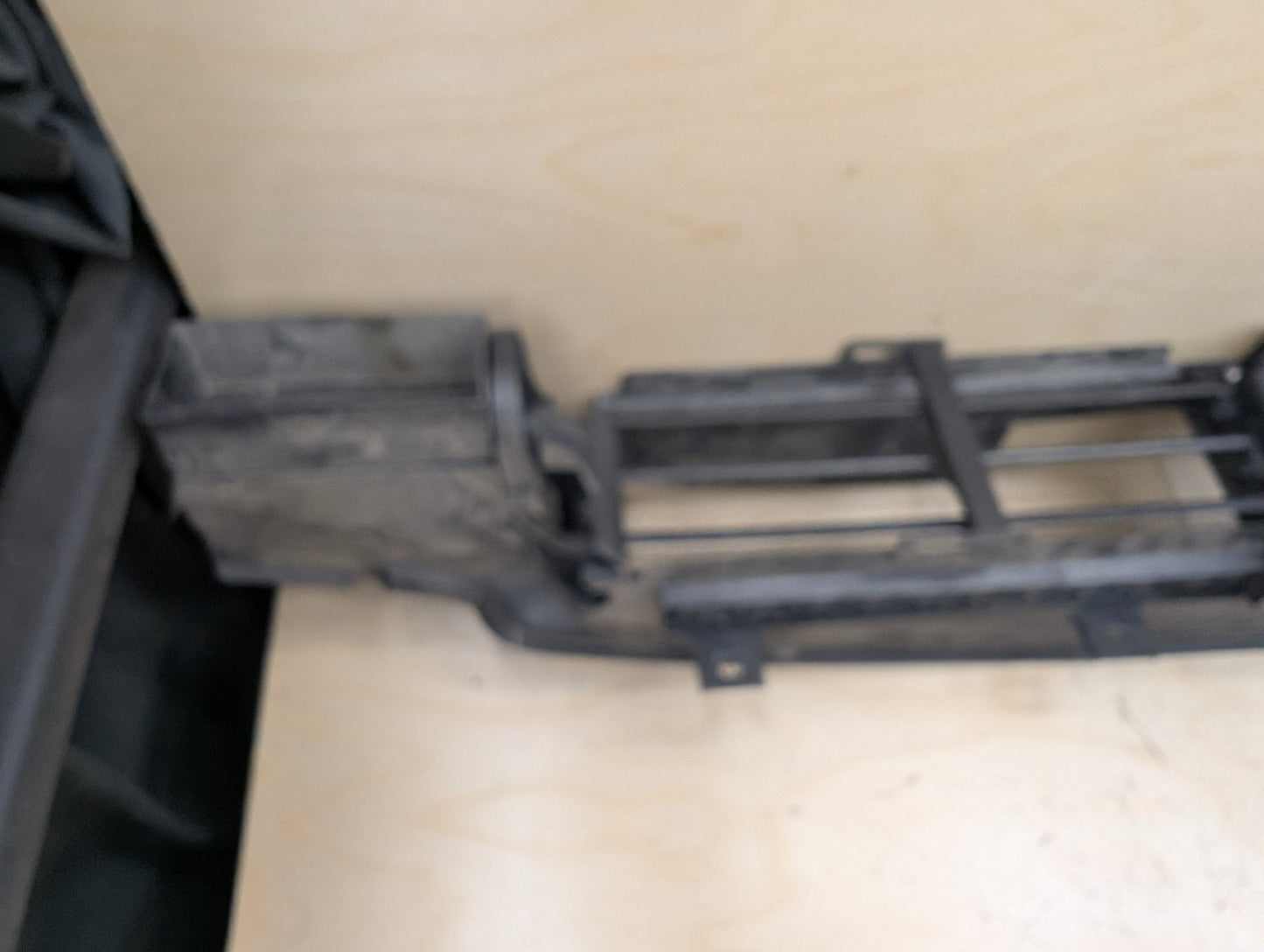 2016-2022 BMW 750i G12 Front Lower Radiator Air Flap Shutter 7497215