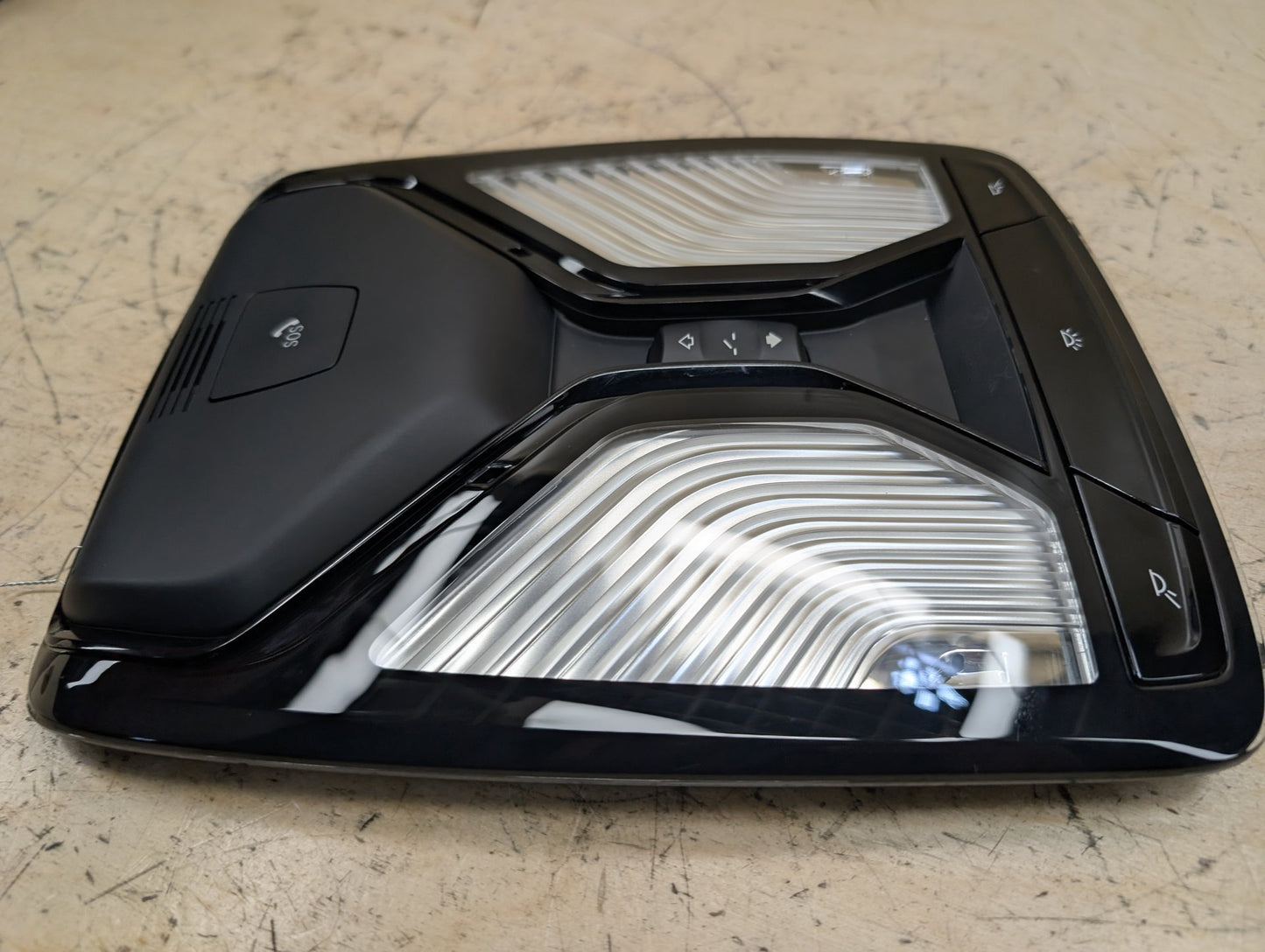 OEM BMW G01 G02 G05 G20 G30 330 M340 Front Roof Console Dome Light SOS Switch