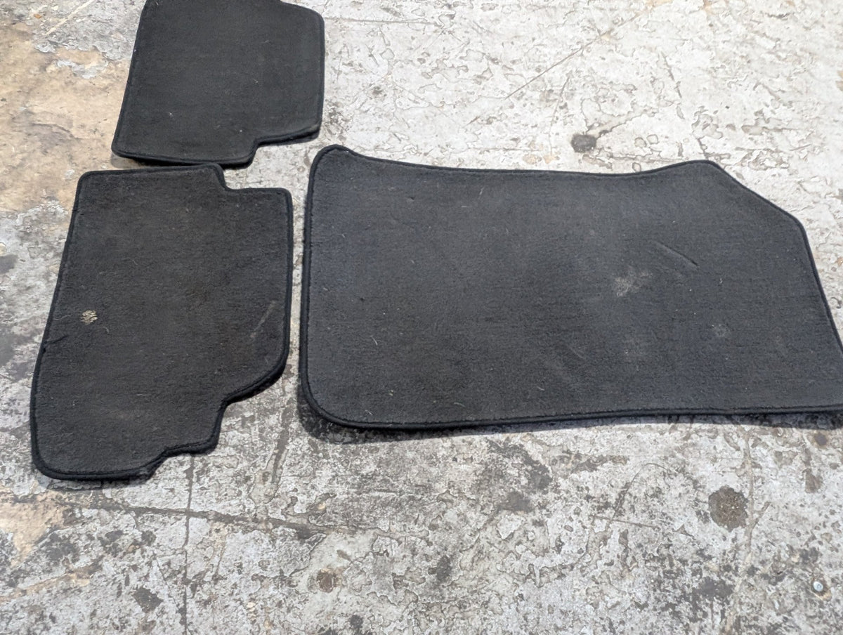 2008-2013 BMW 128i E82 Front Left Right Mat Carpet Floor Mats SET 2996867