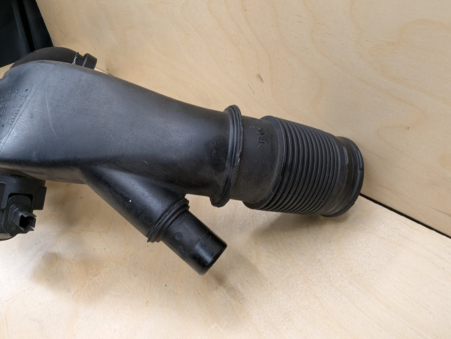 07-10 OEM BMW E82 E90 E93 N54 Engine Charge Induction Air Intake Duct Tube Pipe