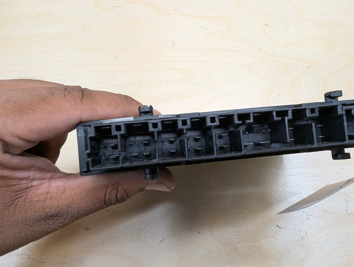 2007-2013 BMW 328i E93 Front Left or Right Seat Control Module 9148267 OEM