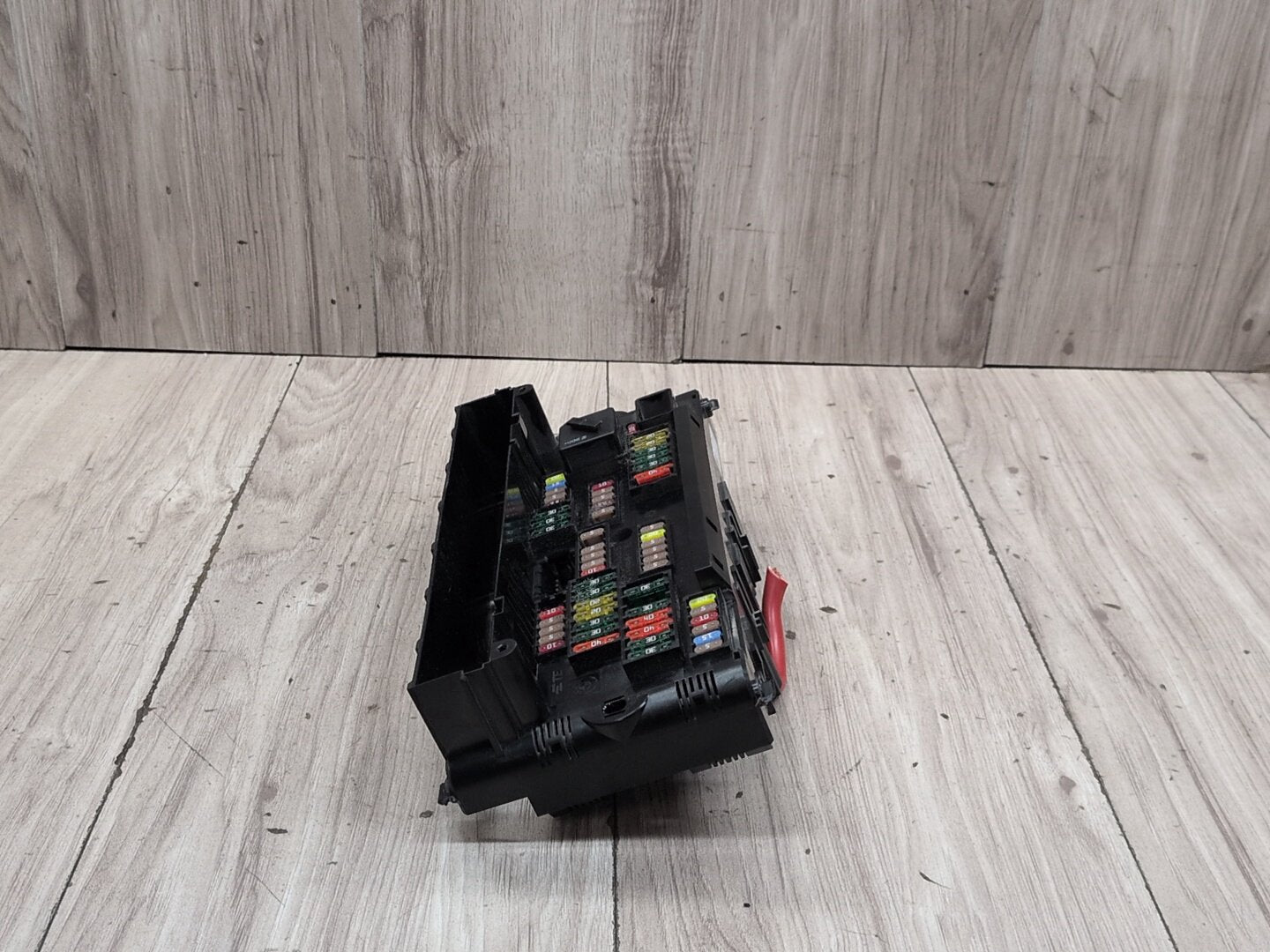 2012-2018 BMW M6 F06 Front Power Distribution Fuse Box 9252815