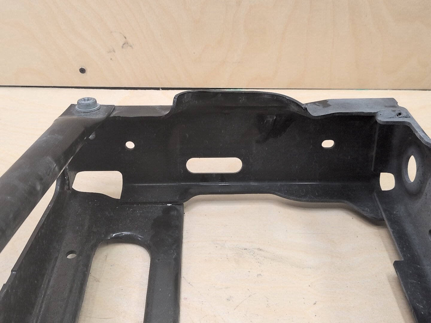 OEM BMW G01 G02 F97 X3 X4 Front Right Passenger Radiator Reinforcement Bracket