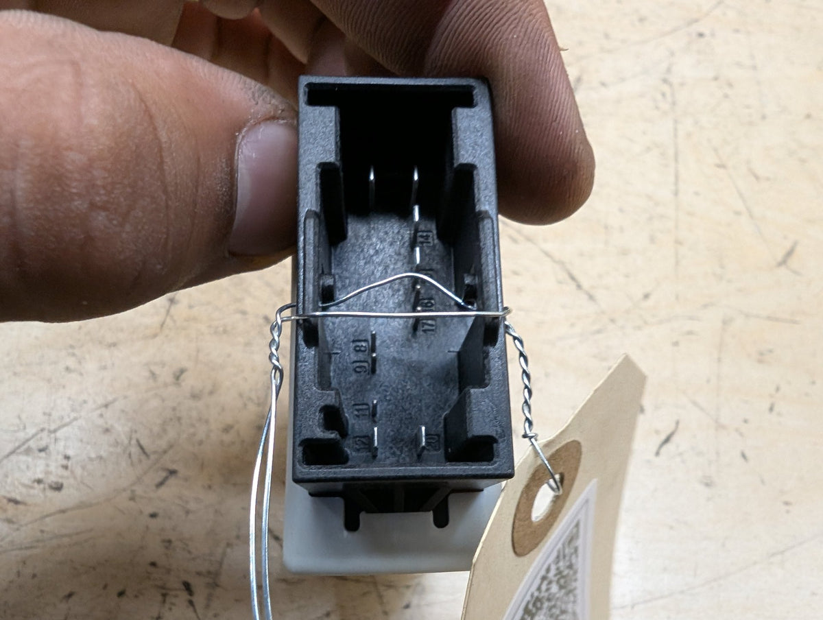 2019-2026 BMW X5 G05 Steering Column Control Module 6894830 OEM