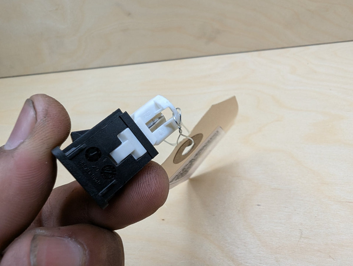 2018-2024 BMW X3 G01 AUX/ USB Charger Port Socket 9229294 OEM