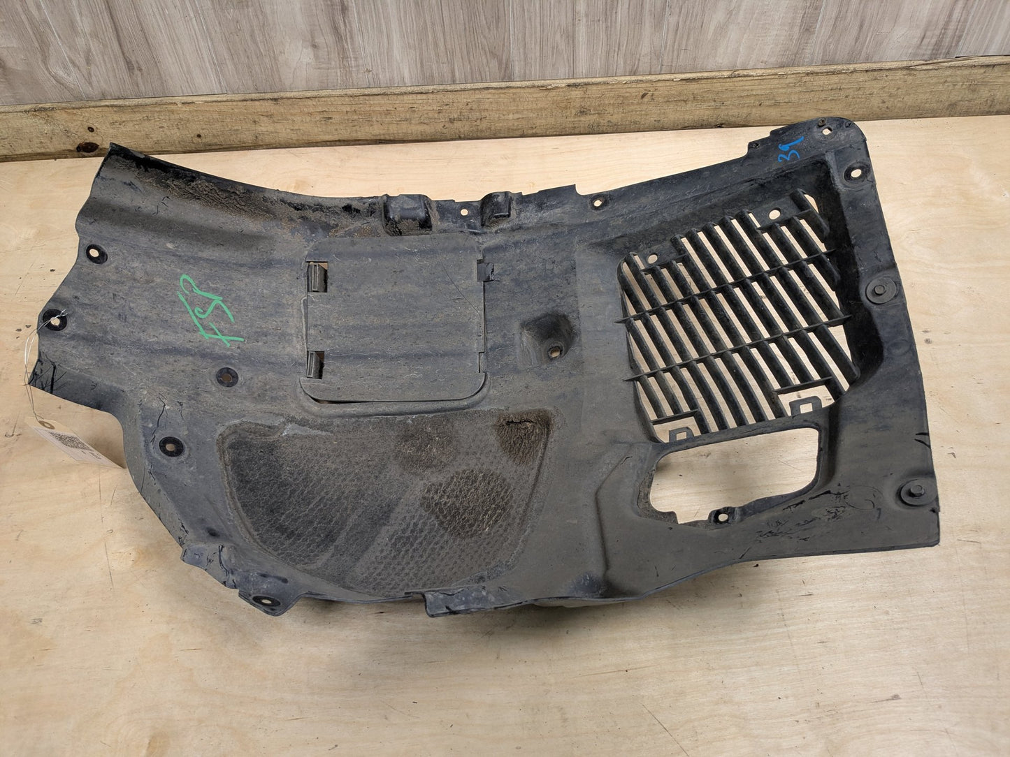 OEM BMW G30 530 540 M550 Left Driver Side Fender Liner Wheel Splash Shield