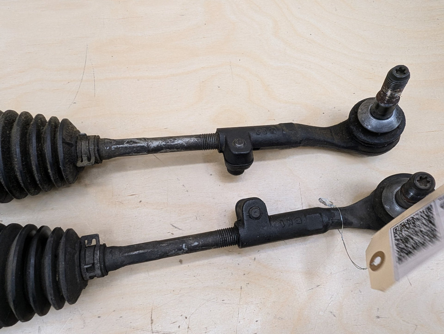 2007-2013 BMW 335i E93 Left Right Tie Rod W/ Boot SET 6765235 OEM
