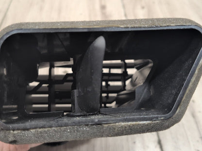 2015-2018 Audi Q3 8U Dashboard Dash Board Right Passenger Air Vent 8U1820902B