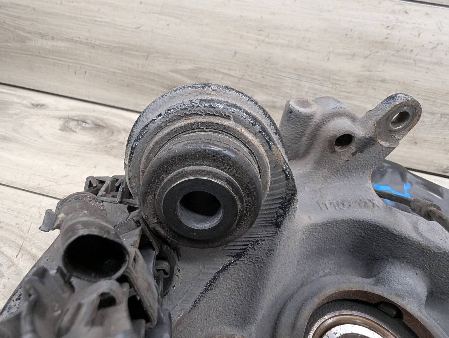 2014-2019 BMW 340 F34 Rear Left Driver Spindle Knuckle w/ Bearing 6798983