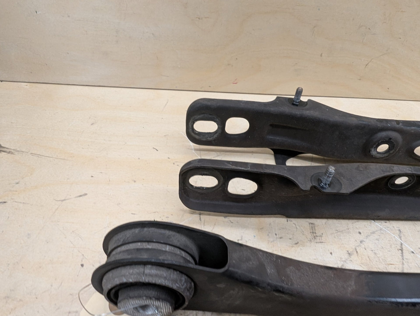 2016-2022 BMW 750i G12 Rear Left Driver Control Arms SET 6861125