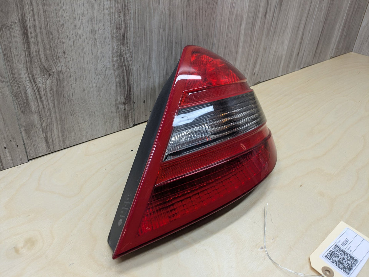 2009-2011 Mercedes-Benz SLK-Class R171 Rear Right Tail Light A1718200864 OEM