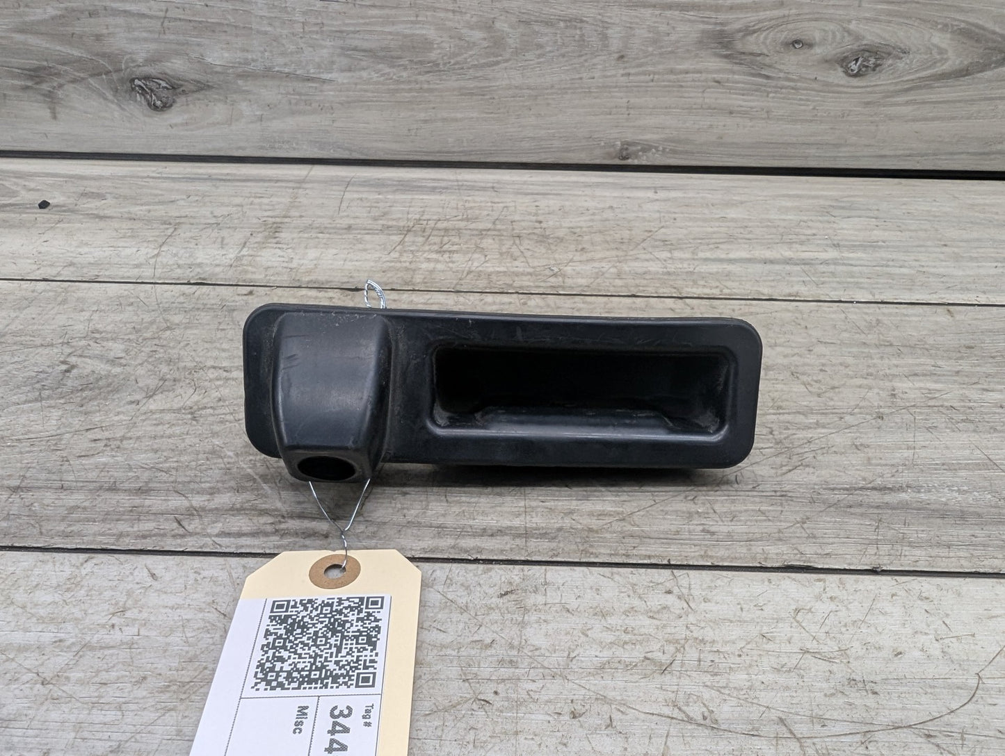 OEM BMW G30 530 540 M550 M5 X5 Rear View Camera Trunk Lid Handle Push Button