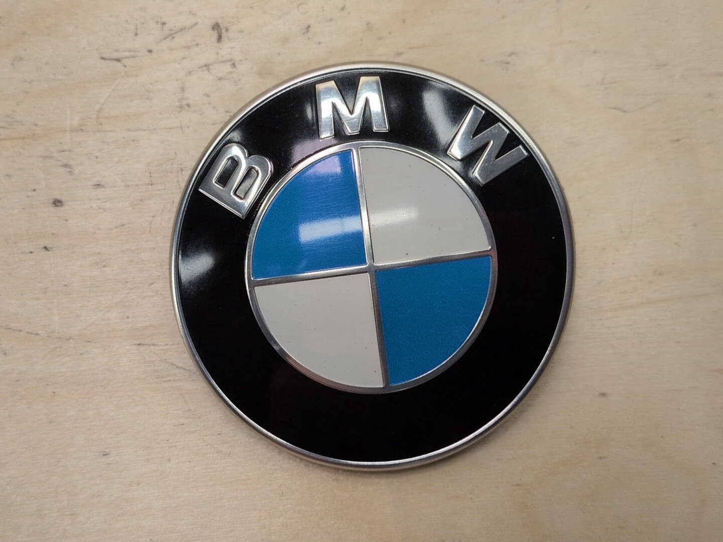 OEM BMW E82 E92 F02 F10 F22 F30 F44 F82 Rear Trunk Lid Round Emblem Logo 82MM