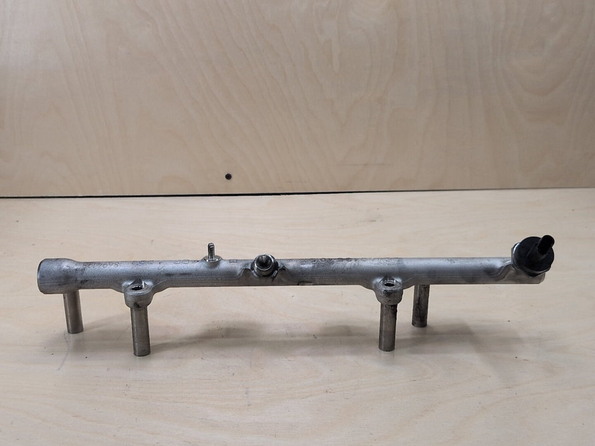 2018-2024 BMW G01 X3 B46B20O0 Engine Motor Fuel Injector Rail Line 8694198