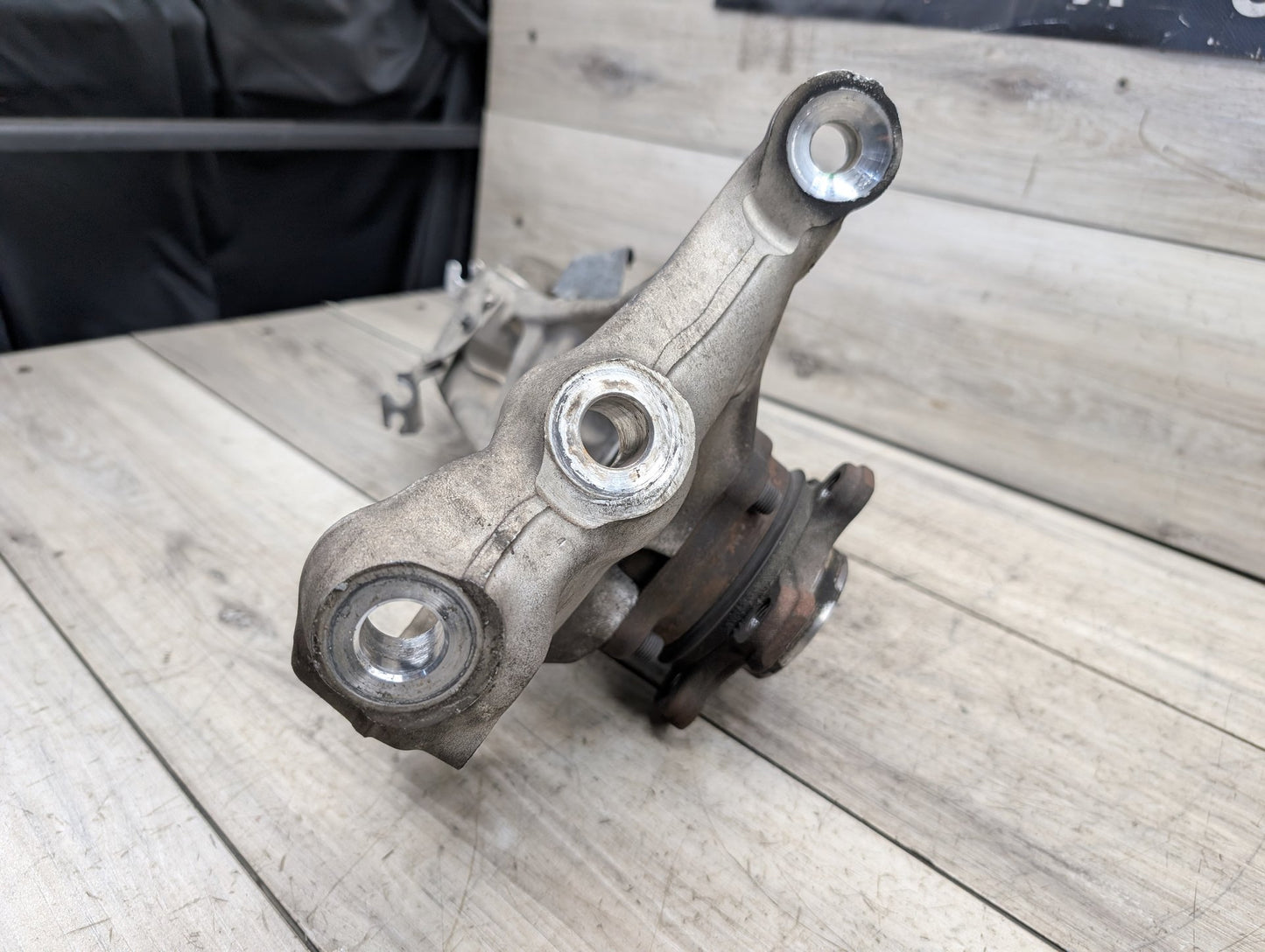 2019-2026 BMW X5 G05 Front Left Driver Spindle Knuckle w/ Bearing 6876655