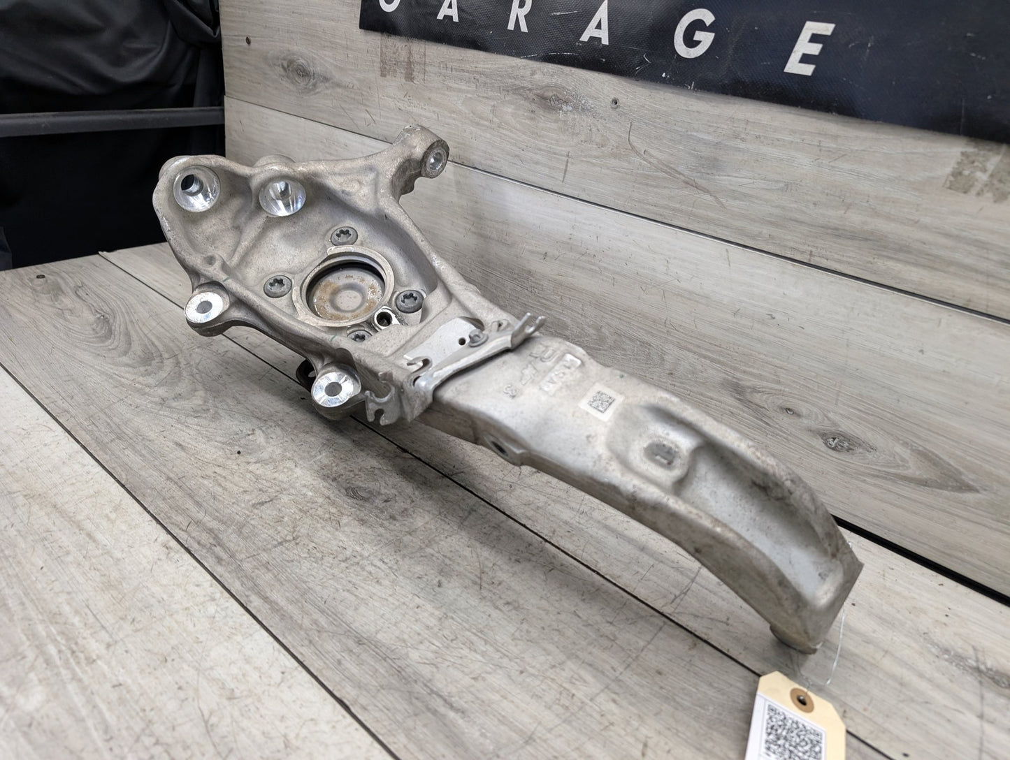 2019-2026 BMW X5 G05 Front Right Passenger Spindle Knuckle w/ Bearing 6876656