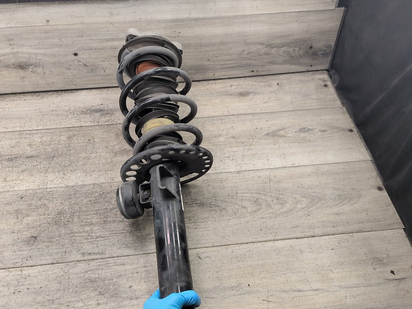 18-25 OEM BMW G01 G02 X3 X4 M40iX Front Right Passenger Spring Strut Shock