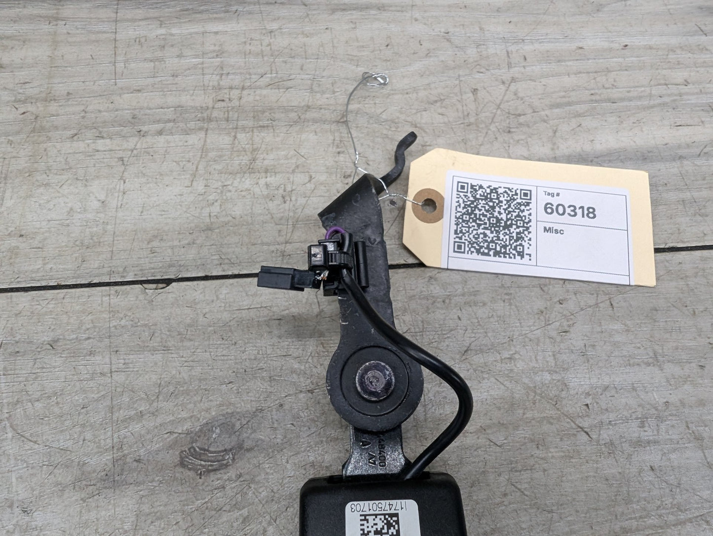 17-20 OEM BMW F90 M5 G30 530 540 M550 Rear Left Driver Seatbelt Seat Belt Buckle